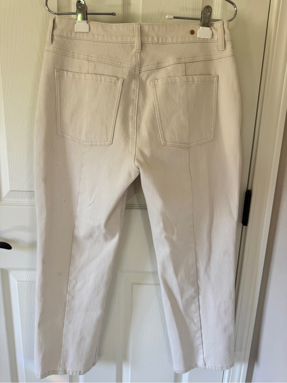 CAbi Soho Cropped Jeans in Cream - Picture 3 of 8